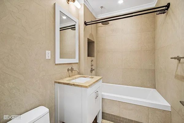 Sold by Citi Habitats | media 7