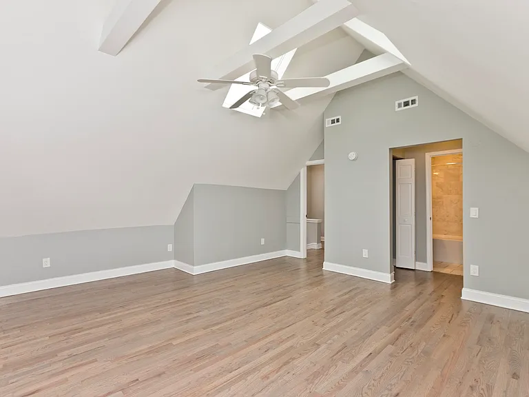 1324 W Byron St #2 — Photo 15