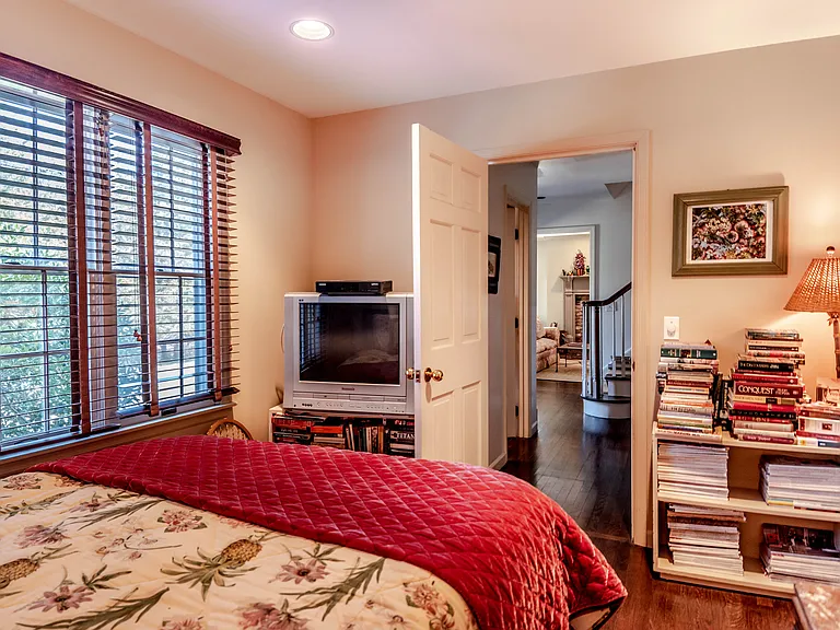 789 Accabonac Rd — Photo 18