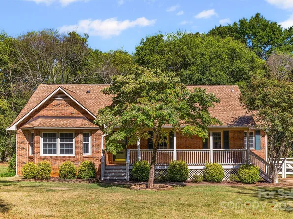 2335 Blossom Dr, Rock Hill, SC 29730