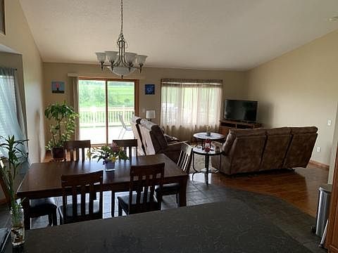 5th image of 1008 Willow Creek Dr SE