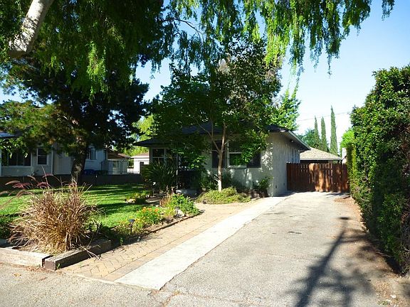 3rd image of 6216 Farmdale Ave