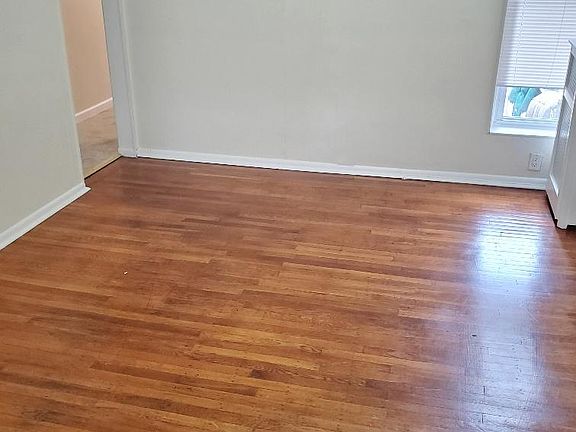 3rd image of 143 W Nedro Ave #141