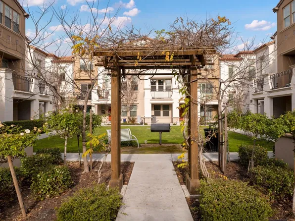 1968 San Luis Ave, Mountain View, CA 94043