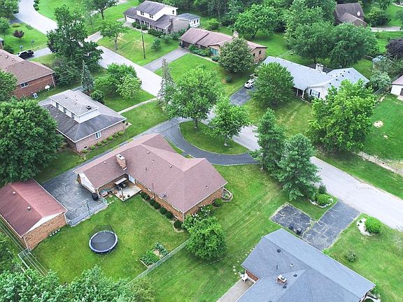3rd image of 1828 Barwick Dr