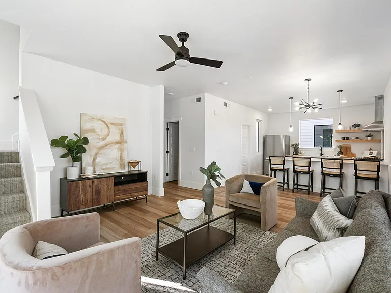 2931 W Jordan St — Photo 10