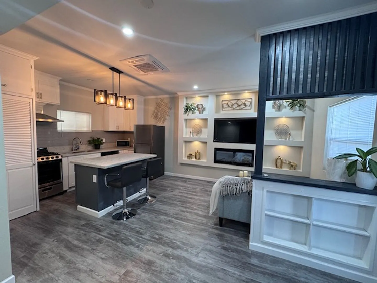 Fully Furnished New ADU 2 Bed, 2 Bath — Photo 1