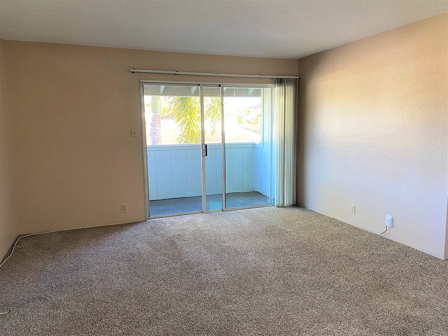 2 bed, 750 sqft, $2,400 — Photo 4