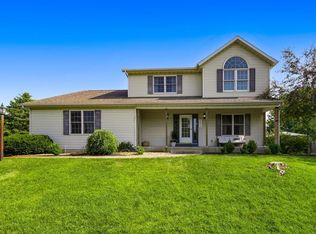 53020 Woodmar Dr, Granger, IN 46530