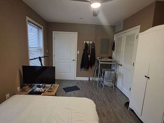2nd image of 257 Halladay St #1