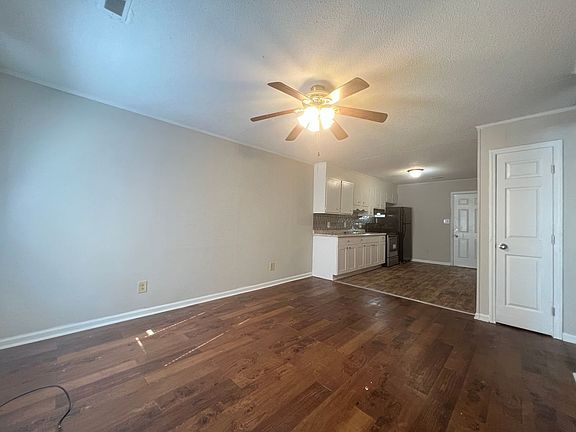 2nd image of 1312 Linwood Rd