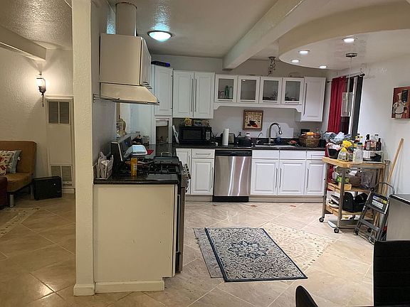 5th image of 316 Sheryl Dr