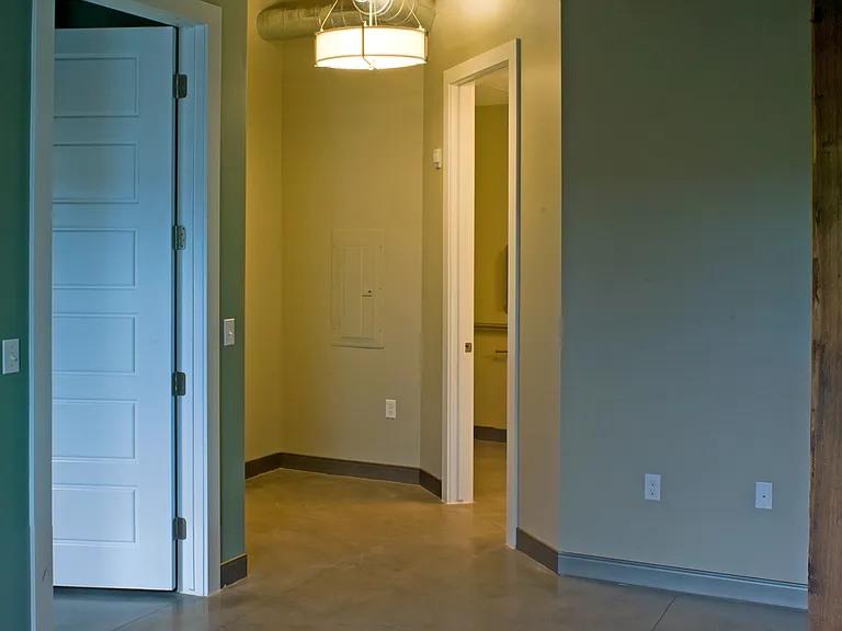 Serrano Lofts — Photo 20
