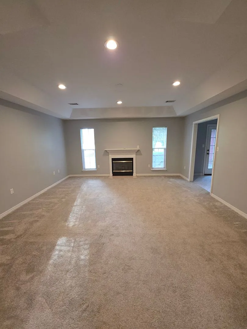 120 Coffman Dr — Photo 3