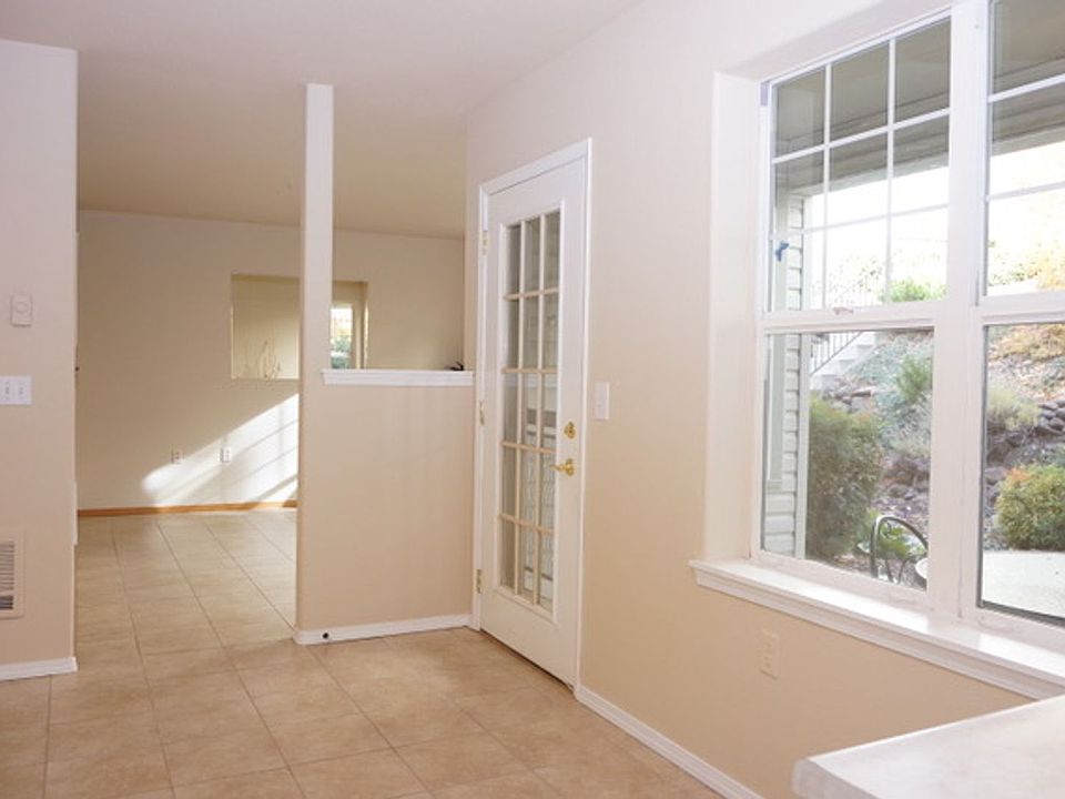 1st image of 927 Mountain Meadows Cir