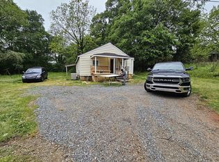 33 Church St, Royston, GA 30662