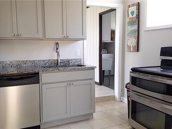 4th image of 10347 Wentworth St