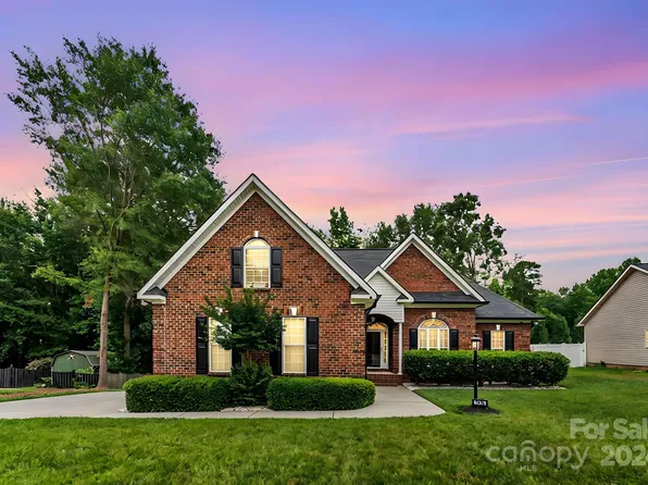 1718 Eden Glen Dr, Dallas, NC 28034