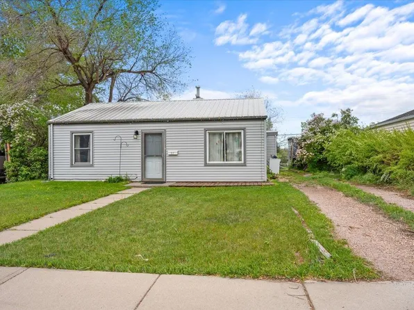 37 Saint Andrew St, Rapid City, SD 57701