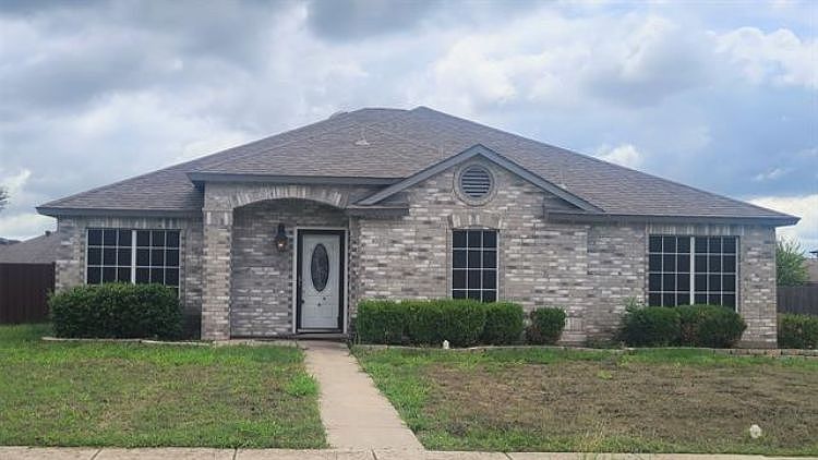 1st image of 304 Wentwood Dr