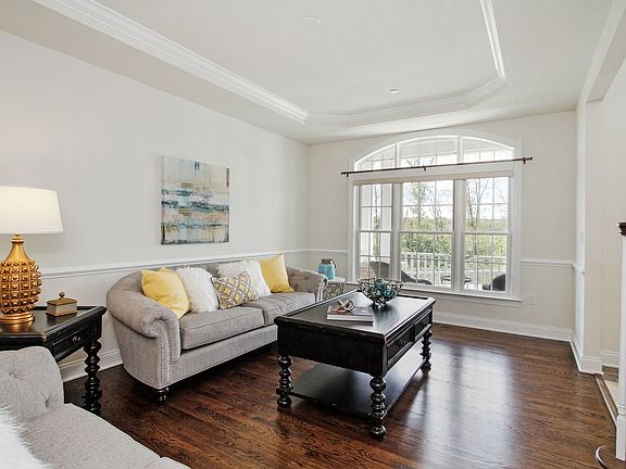 25%20Chesire%20Lane%2C%20Scarsdale%2C%20NY%2C%2010583%20%2858%20of%2081%29.jpg
