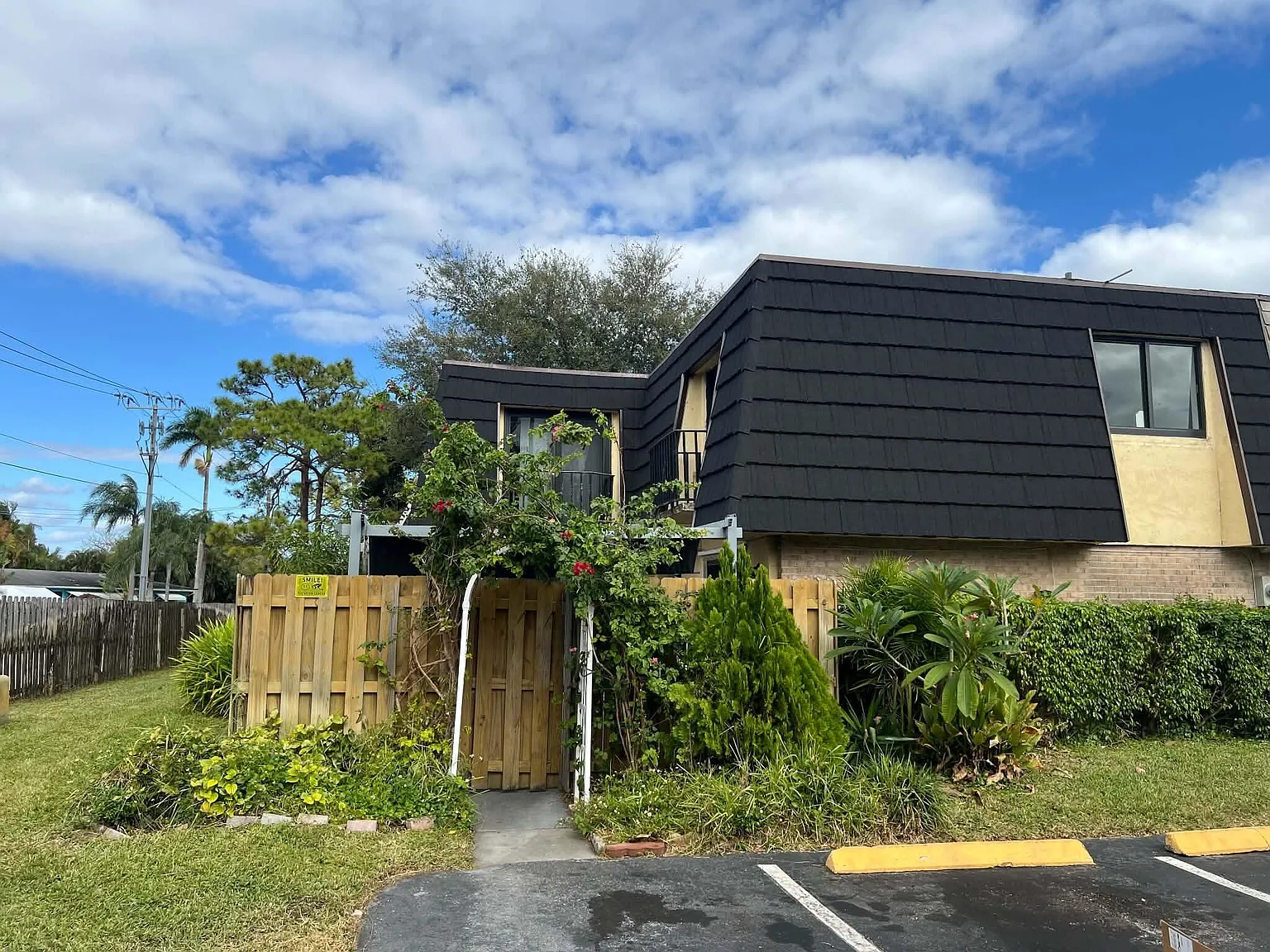 3 bed, 2.5 bath, 1722 sqft, $2,750 — Photo 2