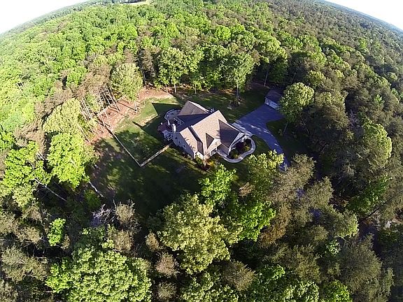 4th image of 22415 Hood Ln