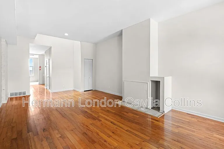 1708 S Tucker Blvd #C — Photo 4