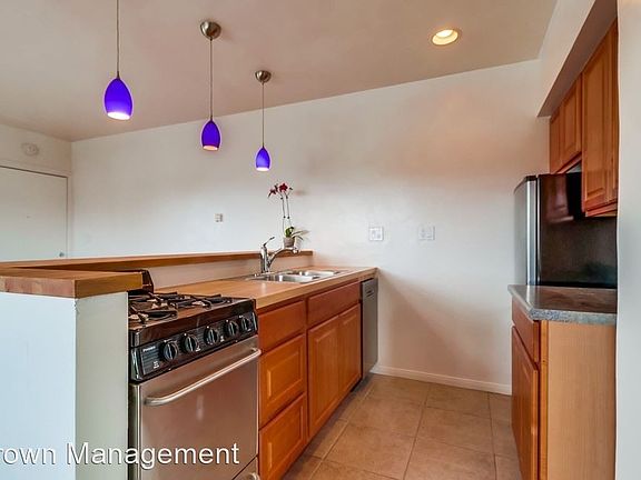 3rd image of 1024 Turquoise St APT H