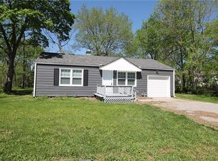 8520 Euclid Ave, Kansas City, MO 64132