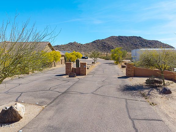 3rd image of 8446 W SWITCHBACK Trail #2