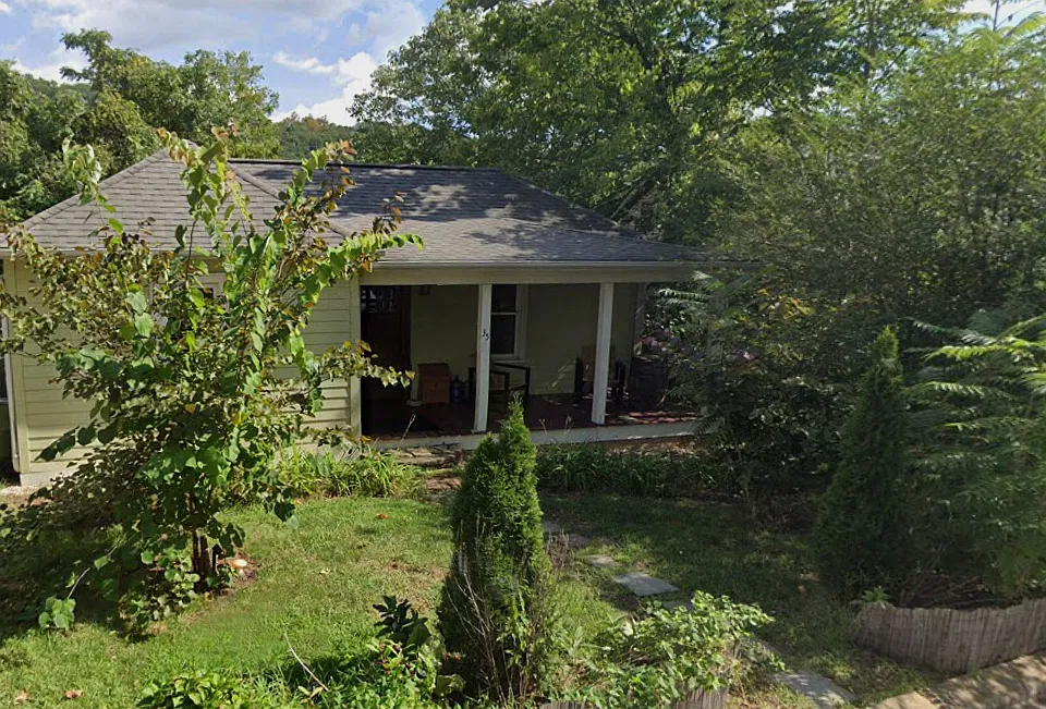 35 Ridge St