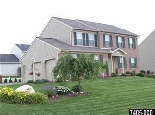 680 Sterling Dr, Red Lion, PA 17356