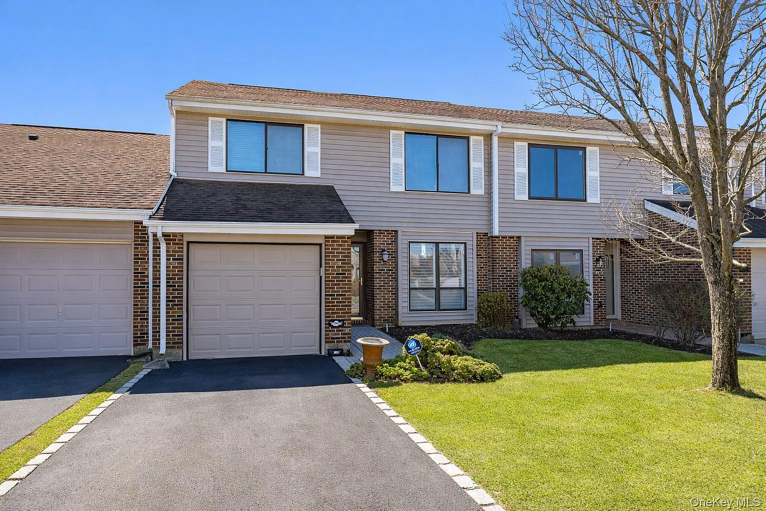 240 Pond View Lane photo 1