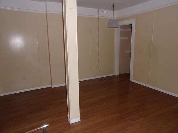 4th image of 125 7th Ave NE APT A2