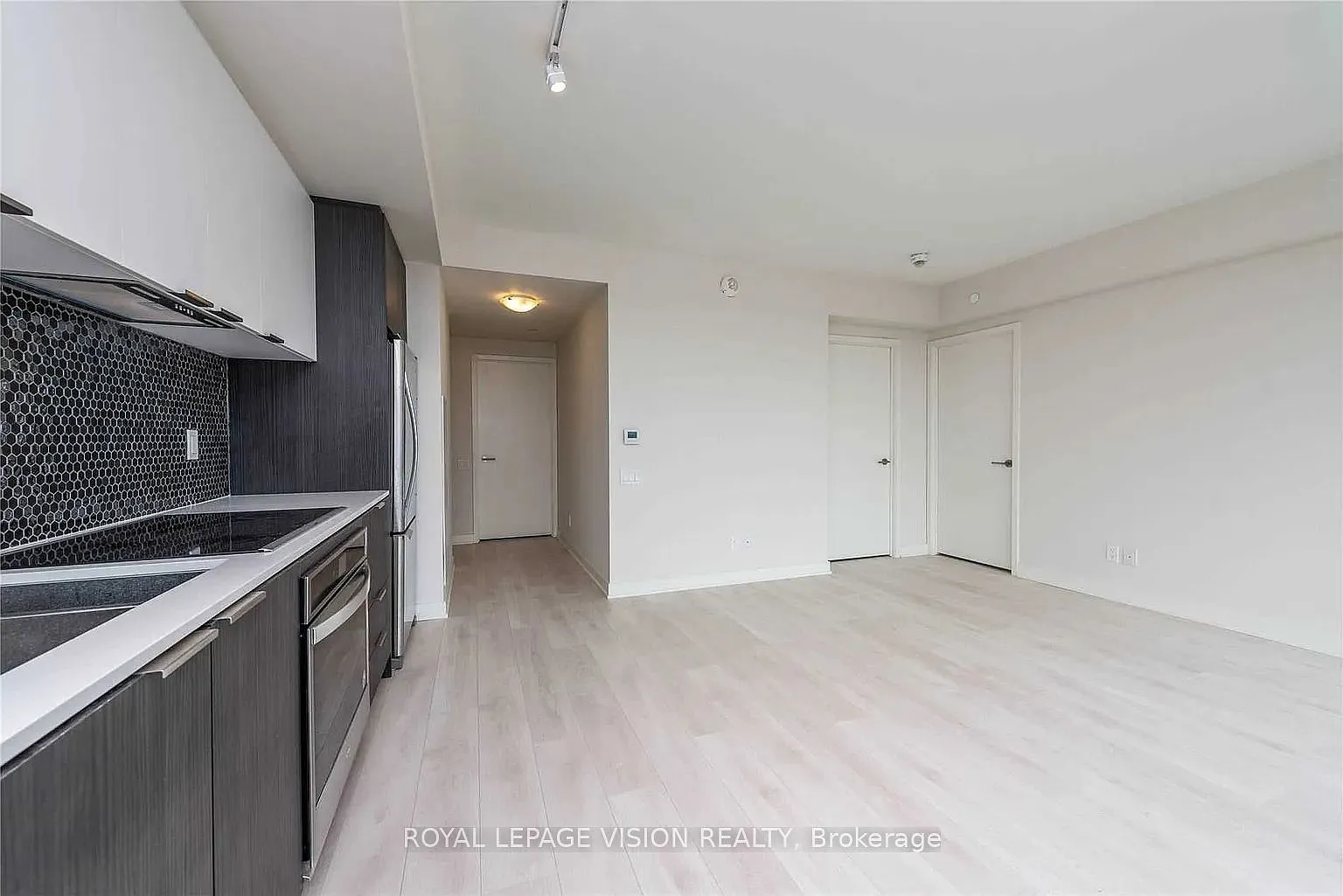Sonic Condos — Photo 4