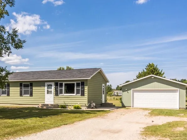 4406 Manor Wood Dr N, Traverse City, MI 49685