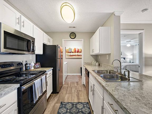 4th image of 140 Jefferson Pkwy #313H