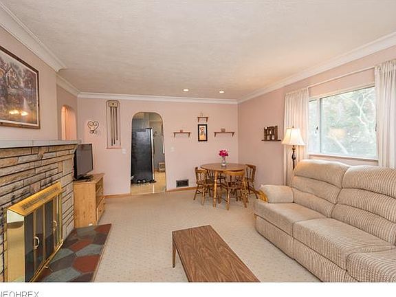 4th image of 130 Caroline St