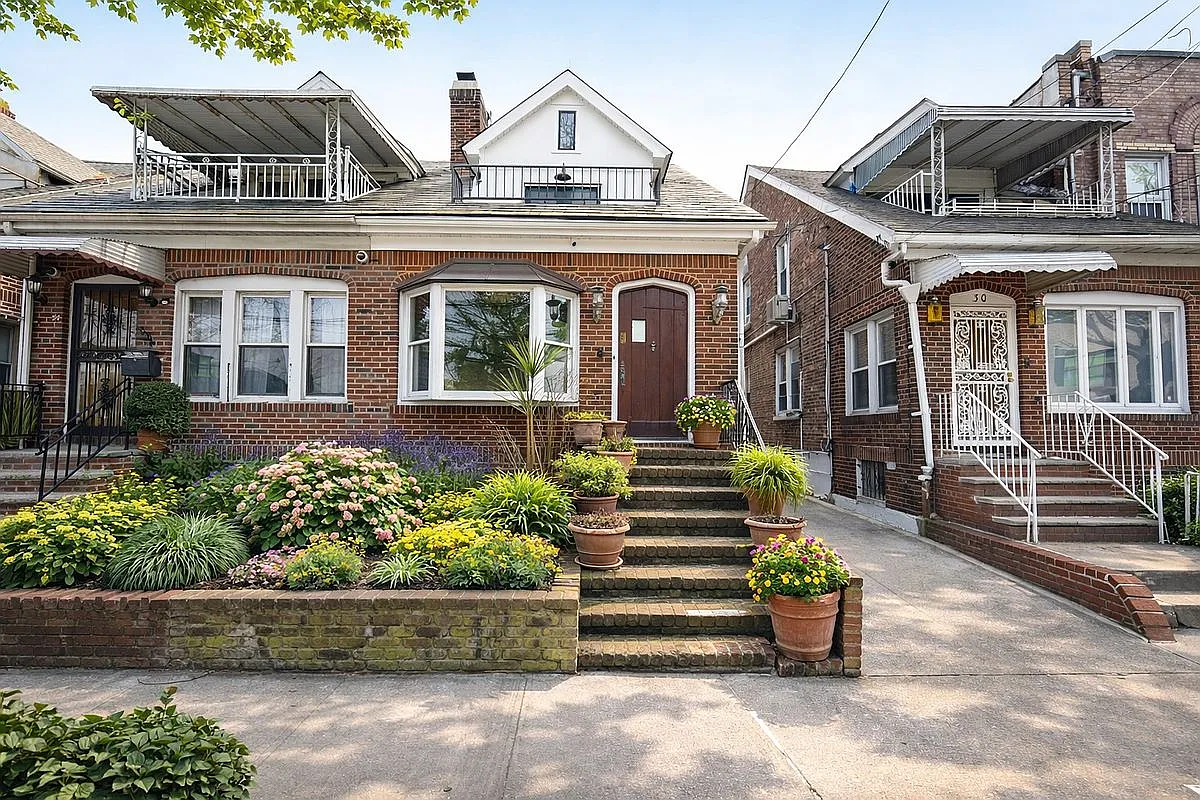 32 71st St photo 1