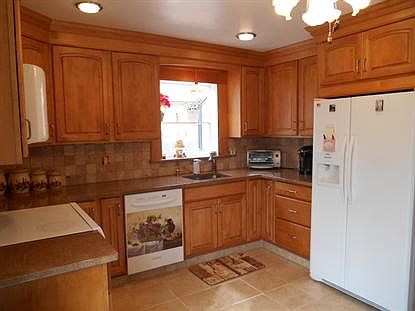 3rd image of 25 Wildwood Ter