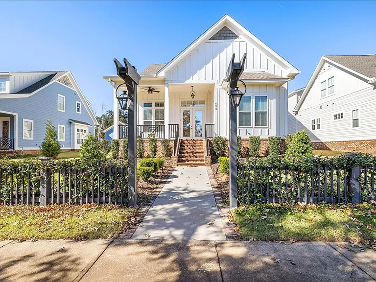 4072 Biltmore Ave — Photo 10