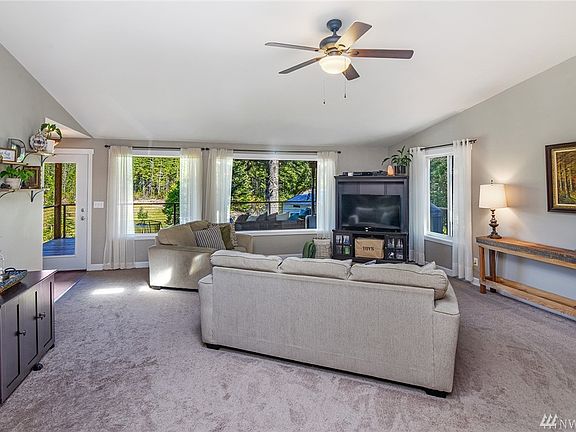 4th image of 6049 Minnig Ln NW