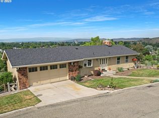 290 Hillcrest Dr, Baker City, OR 97814