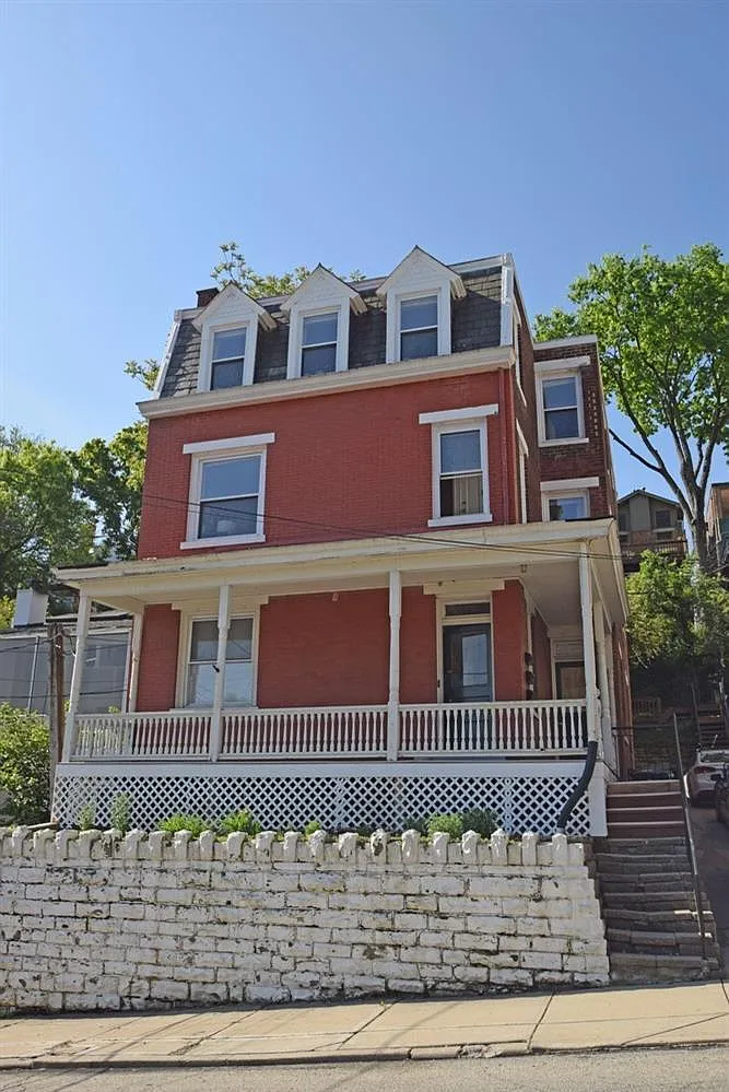 1009 Paradrome St — Photo 2