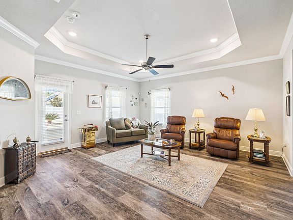 4th image of 59 Stonegate Cir