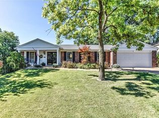 305 Baxter Rd, Ballwin, MO 63011