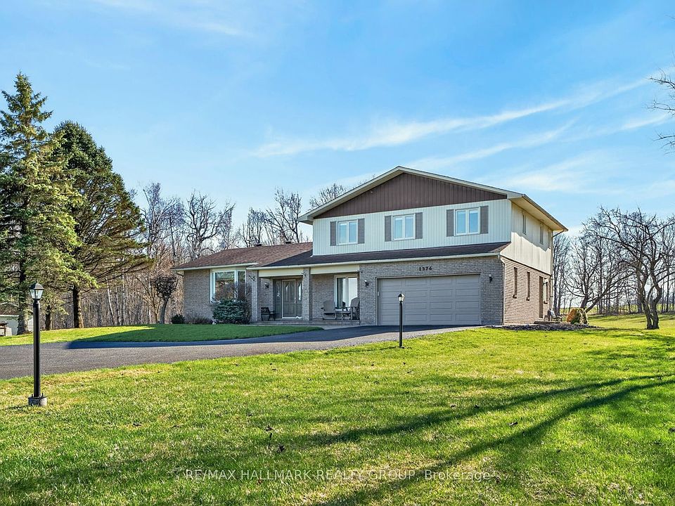 1st image of 1376 Macdonald Rd