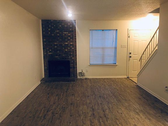 5th image of 2826 Wimbledon Ct APT A