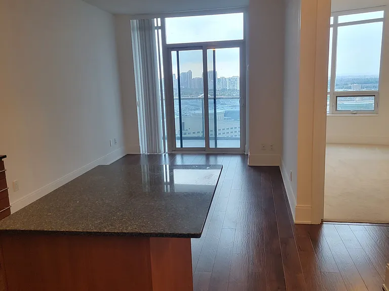 330 Burnhamthorpe Rd W #2306 — Photo 8